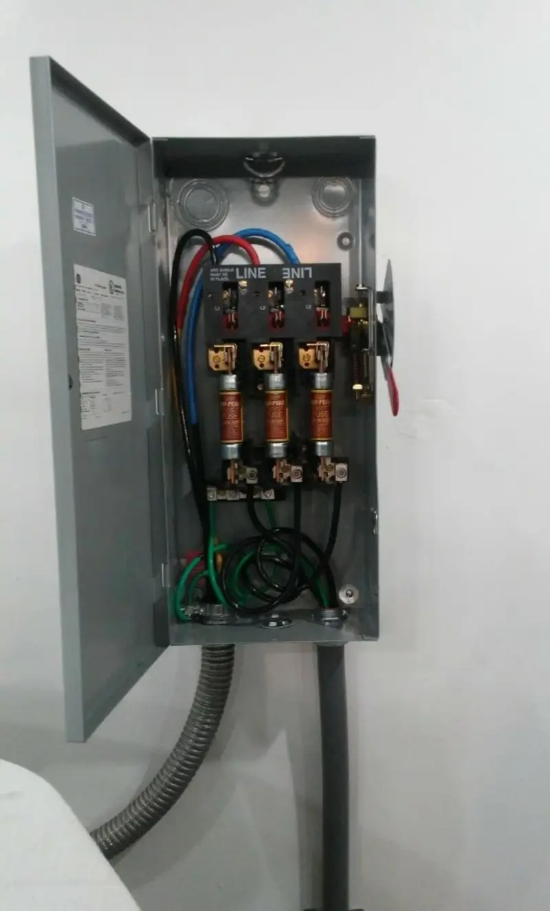 Three-phase disconnect switch installed for Smoke Detector Installation in Bonanza